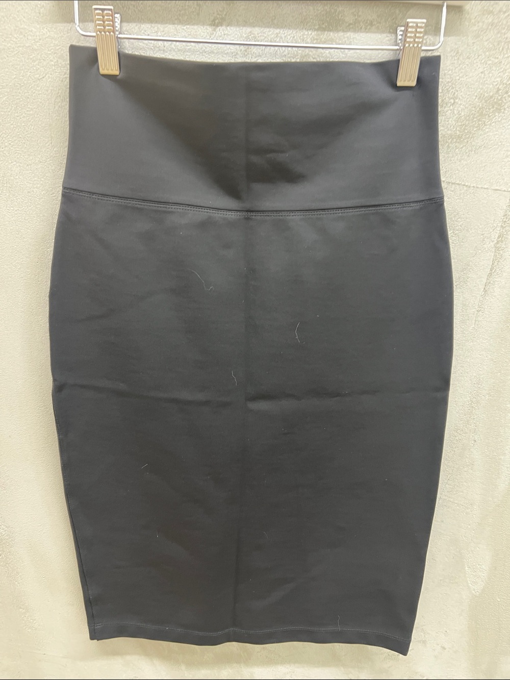 Sleek Black High-Rise Pencil Skirt